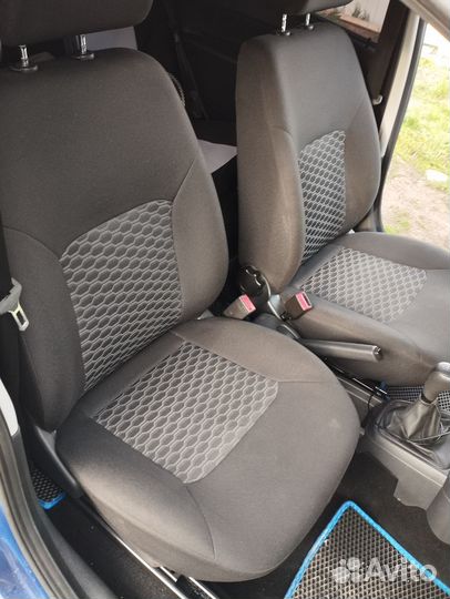 Передние сиденья LADA granta