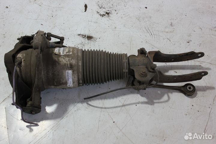 Амортизатор передний левый Audi Q7 4L Ауди ку7