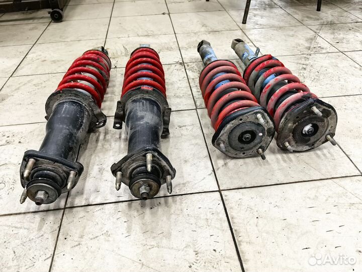 Стойки KYB NSR для toyota mark 2 JZX110