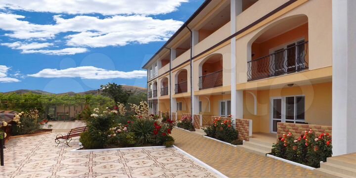 Дом 295 м² на участке 8,3 сот.