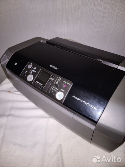 Струйный цветной принтер Epson Stylus Photo R240