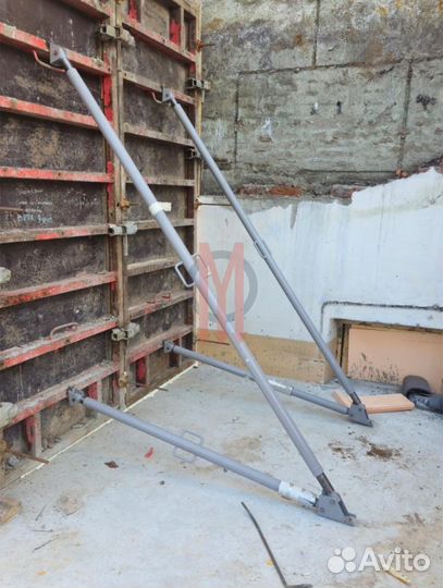 Винтовой подкос для опалубки