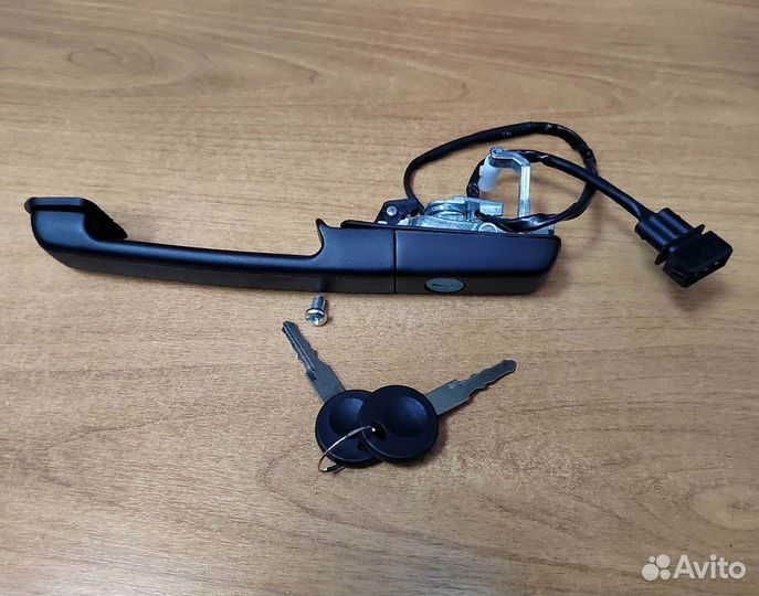 Ручка двери передняя левая VW Passat b3