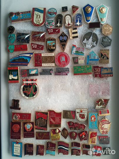 Значки, медали, монеты