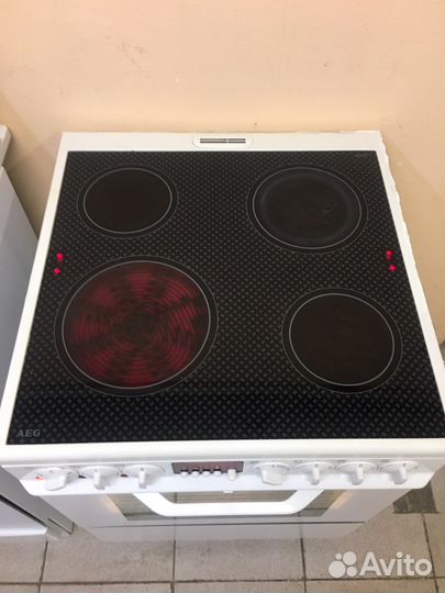 Немецкая керамическая плита AEG (60x60)