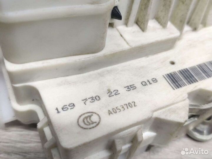 Замок двери Mercedes M W164