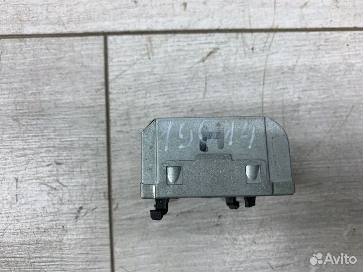 Блок розжига ксенона Nissan Primera универсал