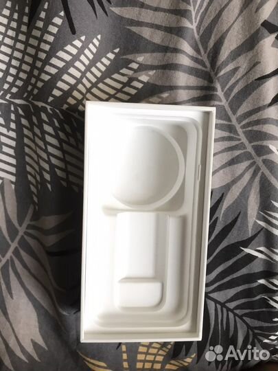 Коробка от iPhone 7