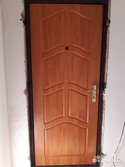 Дверь входная металлическая