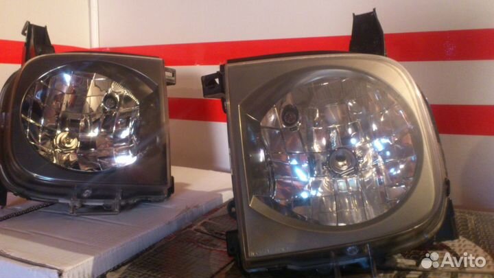 Фара ниссан куб правая /левая 2002-2005г