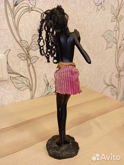 Статуэтка Африканка