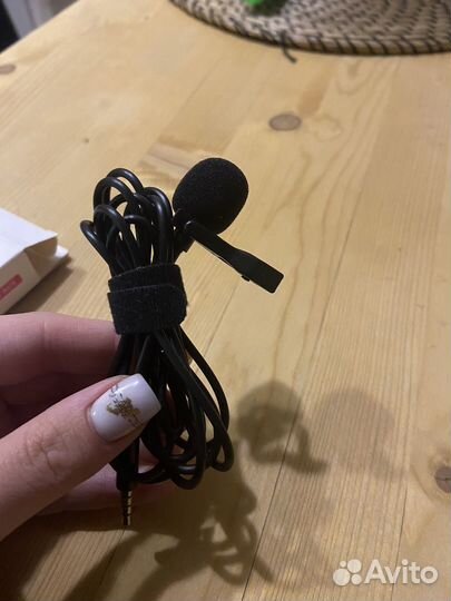 Петличный микрофон