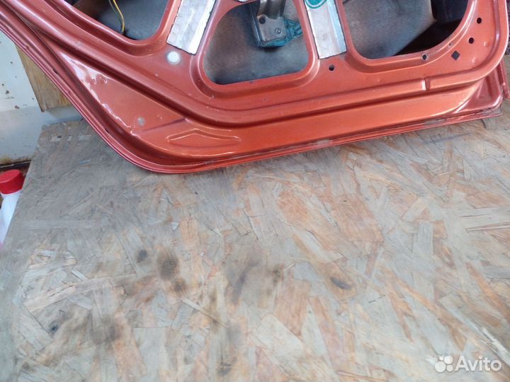 Дверь задняя левая Калина Универсал