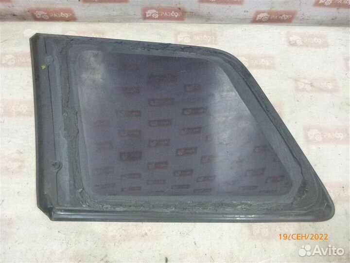 Стекло заднее правое Mitsubishi Outlander CU2W