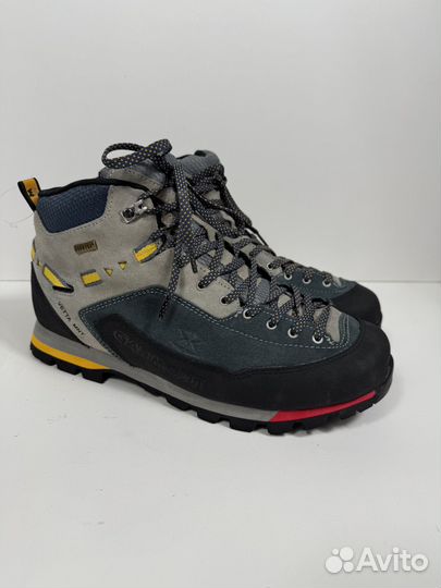 Походные ботинки Garmont