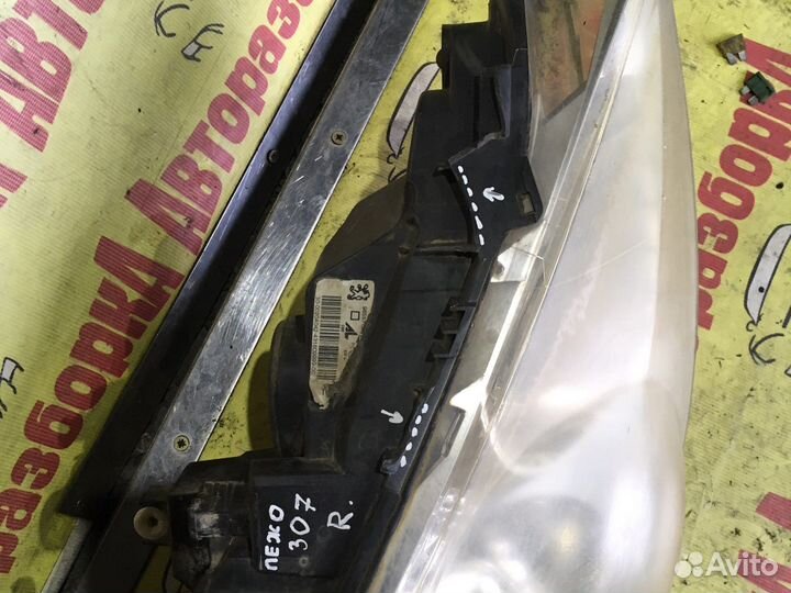 Фара Peugeot 307 рестайлинг