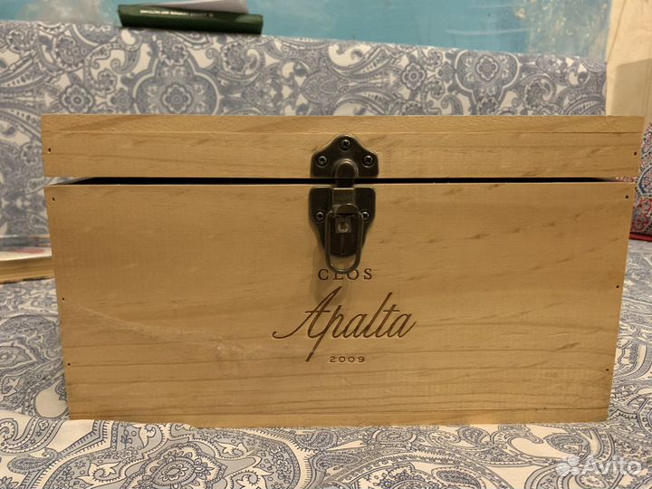 Деревянная коробка от вина с замком