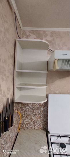 Кухонный гарнитур с вытяжкой