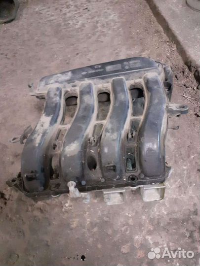 Впускной коллектор Renault Megane II