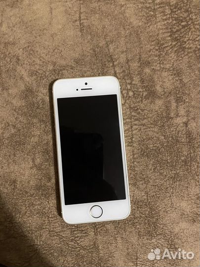 Телефон iPhone 5SE