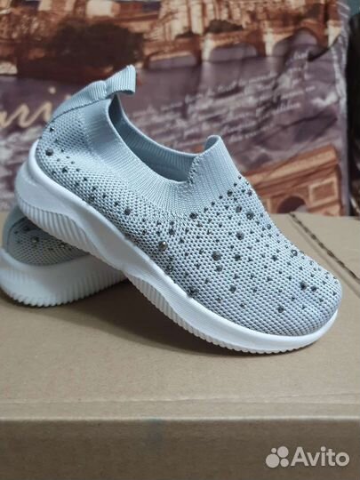 Обувь детская новая