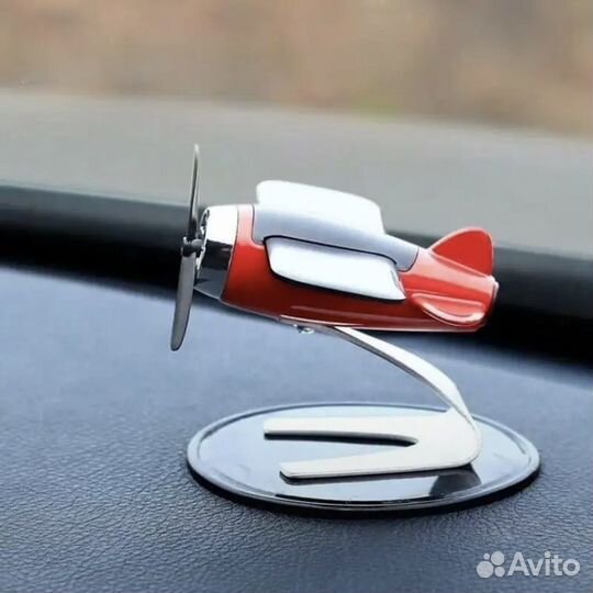 Фигурка самолет на солнечных батареях