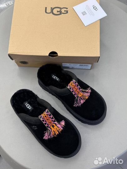 Классные тапули Ugg