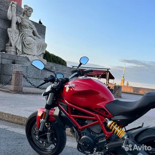 Ducati Monster 797 (Red)