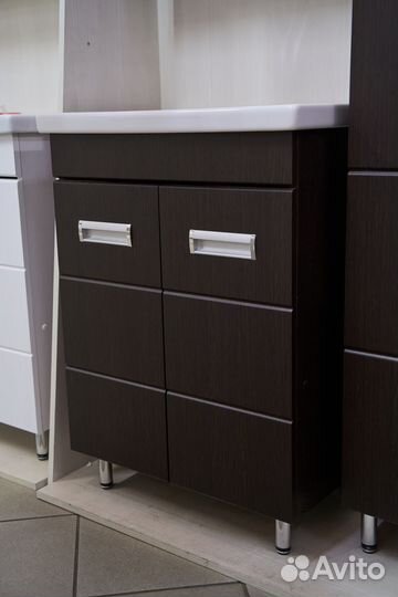 Тумба с раковиной в наличии