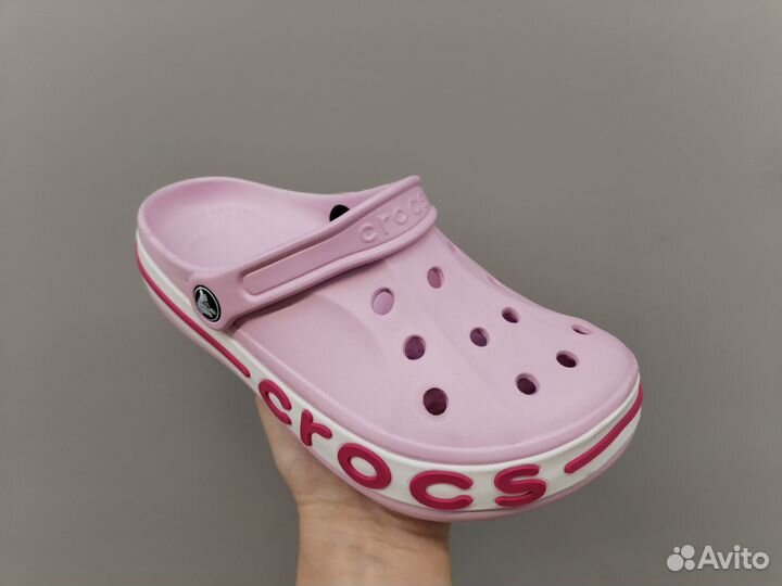 Шлепки женские crocs