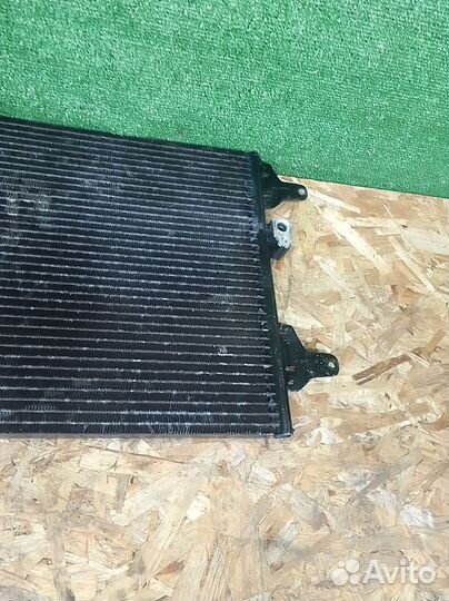 Радиатор кондиционера Volkswagen Sharan 7M3820411