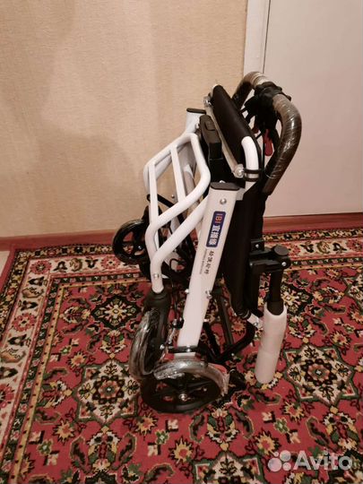 Кресло-коляска для инвалидов