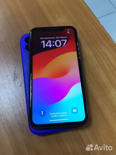 iPhone 11, 64 ГБ