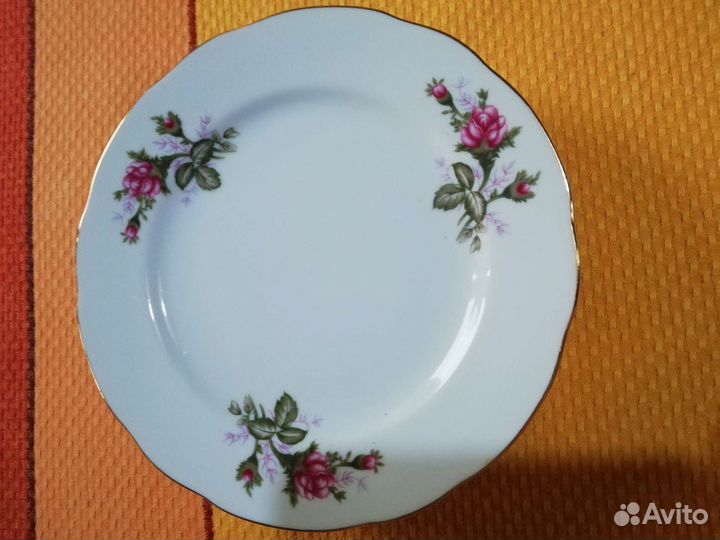 Набор тарелок