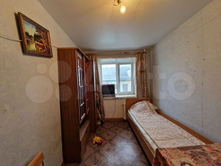 Комната 11 м² в 5-к., 4/5 эт.