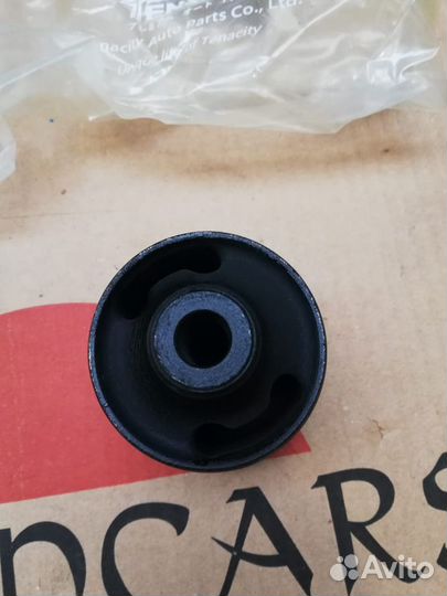 Сайлентблок задней балки Toyota Yaris aamto1110