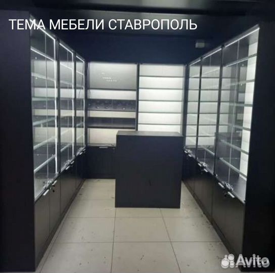 Шкаф витрина