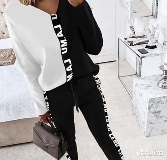 Костюм женский