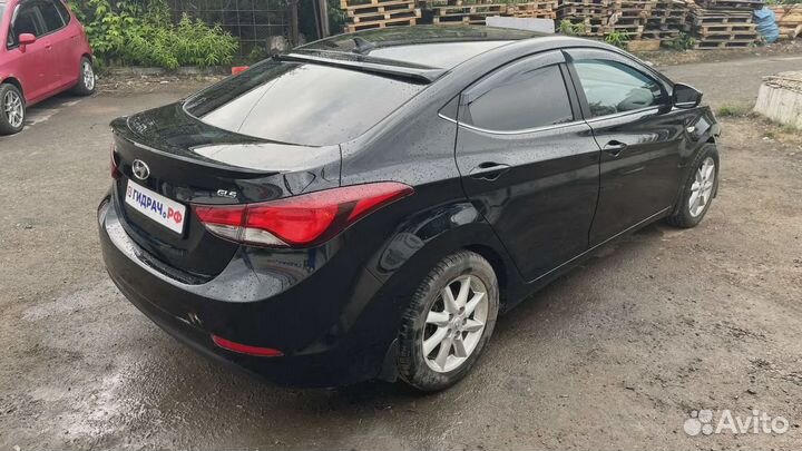 Кронштейн усилителя заднего бампера правый Hyundai Elantra (MD) 86682-3X700