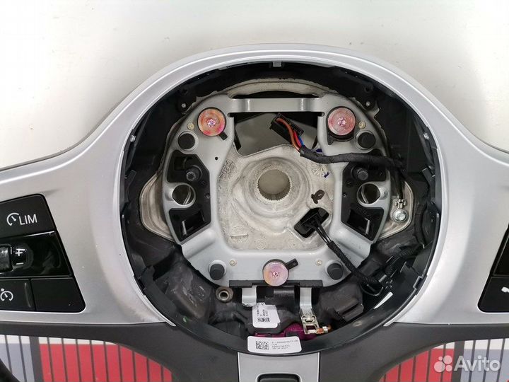 Руль для BMW 5-Series (G30/G31/G38) 32308008180