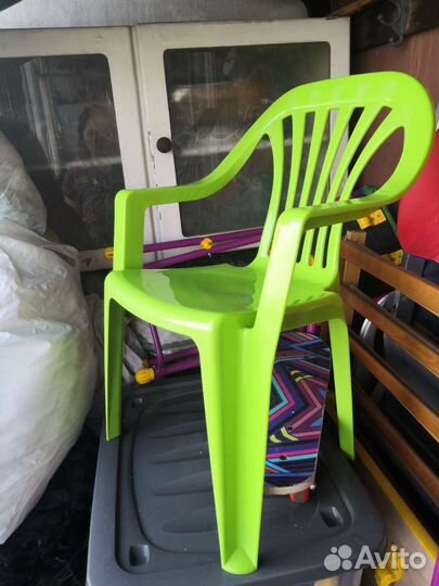 Детский пластиковый стул