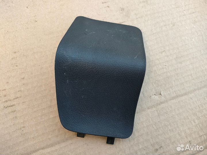 Крышка обшивки багажника слева Toyota Highlander 2