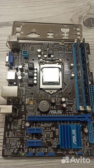 Материнская плата с процессором и памятью