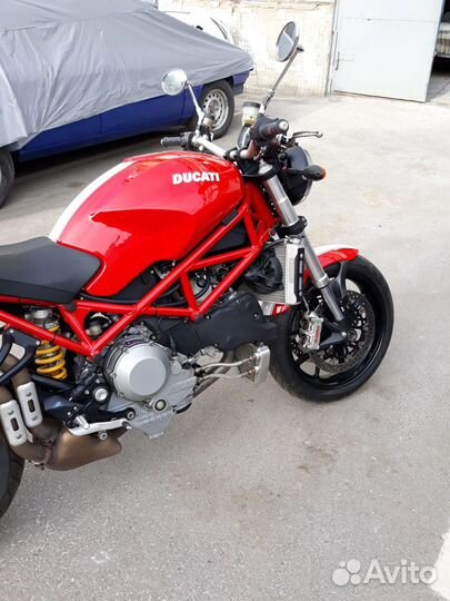 Мотоцикл Ducati Monster S4R Testastretta