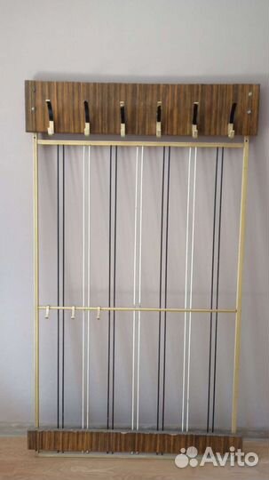 Вешалка для одежды настенная