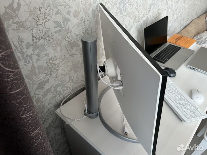 Монитор LG 27 дюймов 27UP650-W