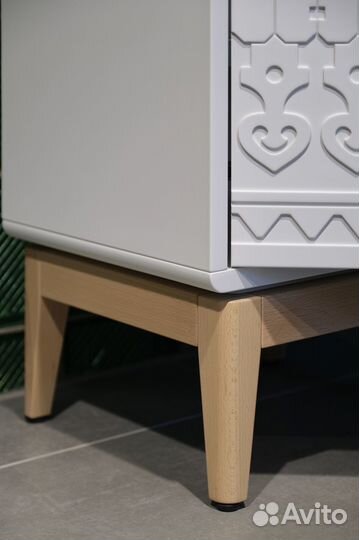 Тумба прикроватная