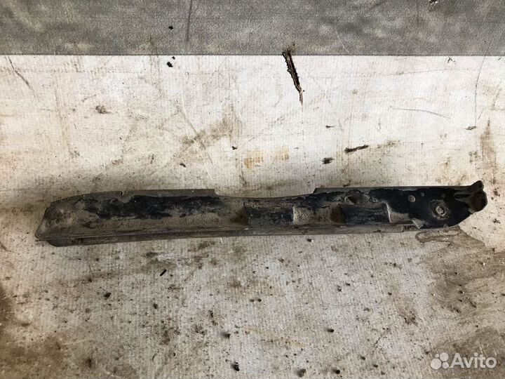 Кронштейн бампера левый Mercedes Cls-Class W219