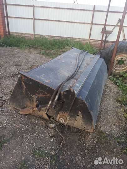 Щетка с бункером