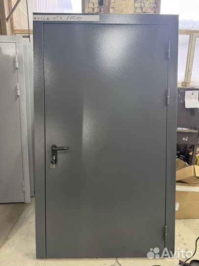 Дверь входная железная в тамбур